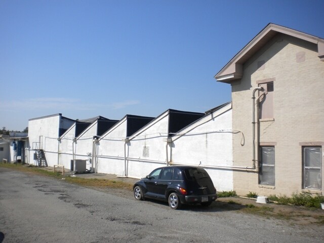 More Photos Of 1900 Liberty St, Mount Pleasant Manufacturing For Lease