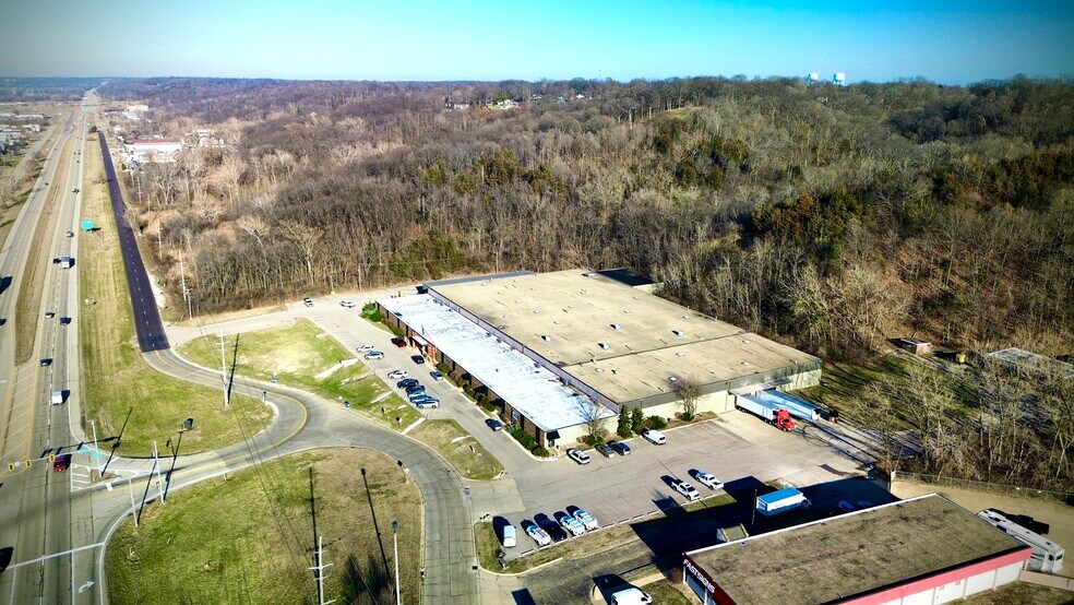 More Photos Of 2500 N Main St, East Peoria Warehouse For Sale