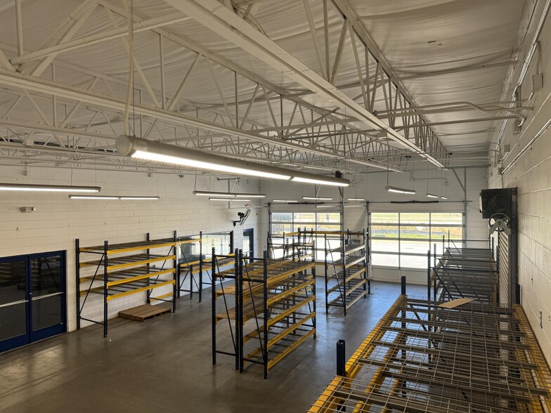 More Photos Of 11430 Tara Blvd, Hampton Freestanding For Lease