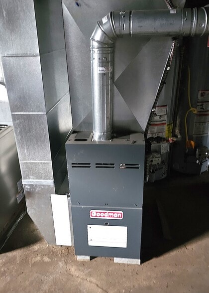 More Photos Of 818 N 46th St, Omaha Apartments For Sale