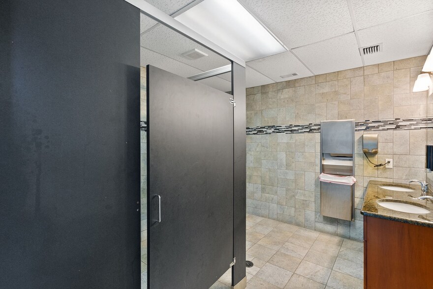 More Photos Of 2700 E Bay Dr, Largo Medical For Sale