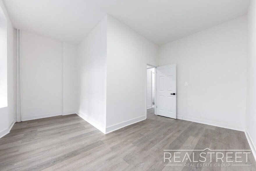 More Photos Of 15 Washington Ter, New York Apartments For Sale