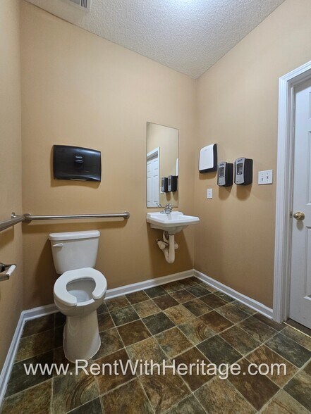 More Photos Of 8301-8337 Office Park Dr, Douglasville Office For Lease