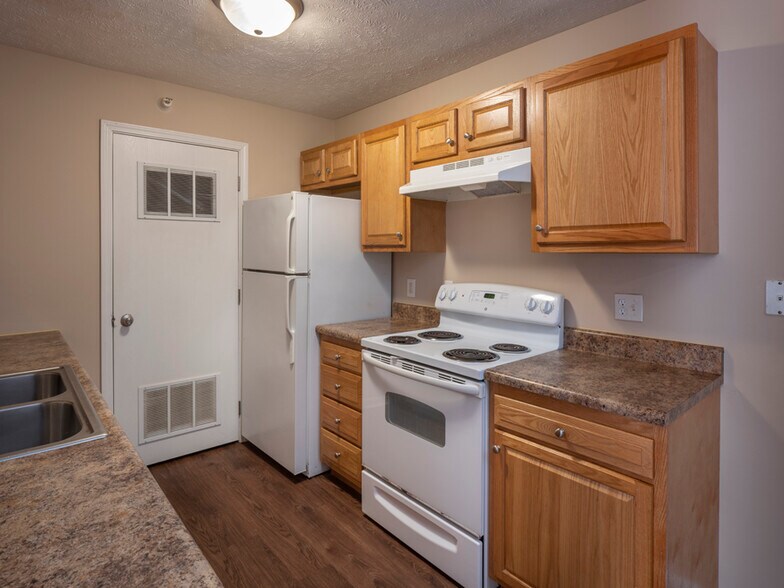 More Photos Of 904-908 Kasper St, Bellevue Multifamily For Sale