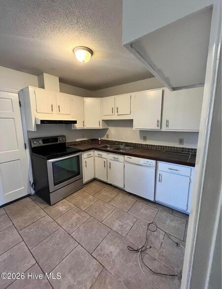 More Photos Of 1421-1425 Wellington Dr, Wilmington Apartments For Sale