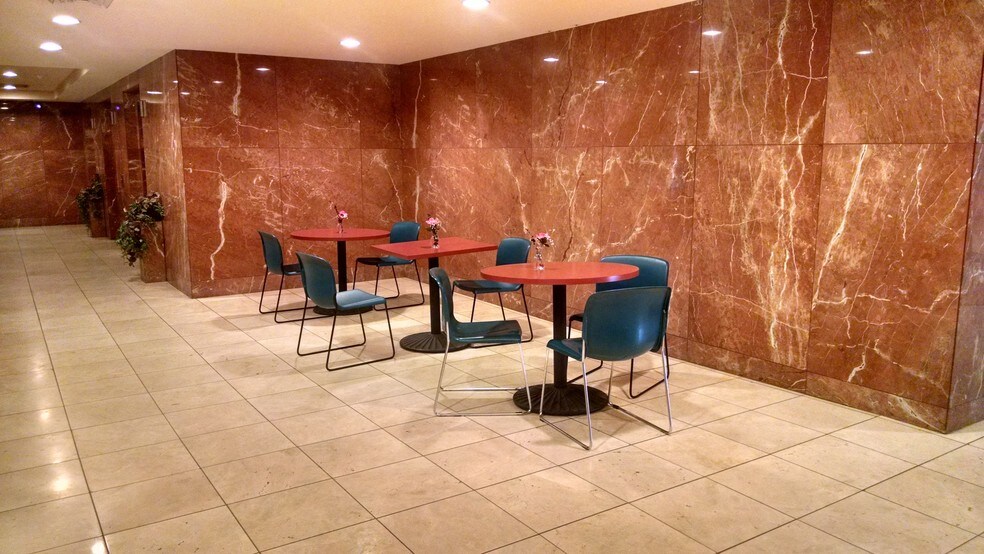 More Photos Of 415 W Wall St, Midland Office For Lease