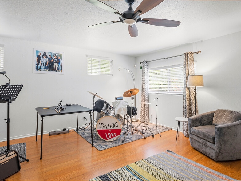 More Photos Of 7580 McGroarty Ter, Tujunga Apartments For Sale