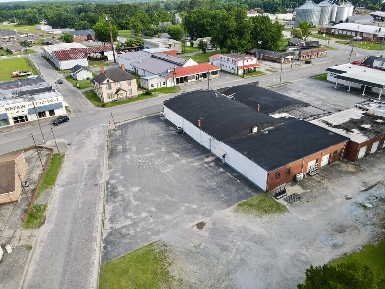 More Photos Of 403 Washington St, Williamston Office For Sale