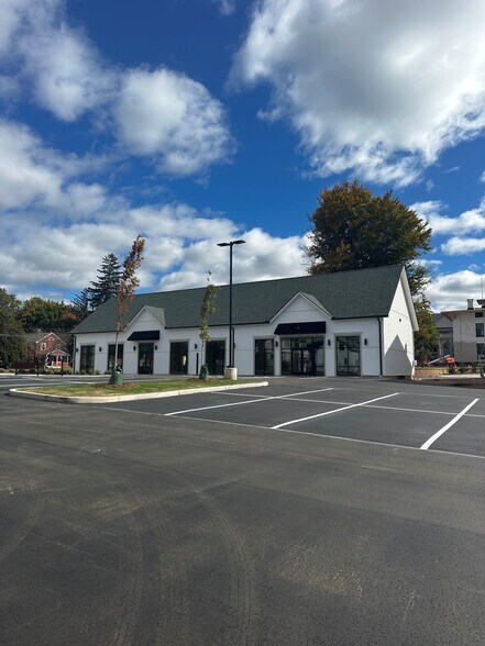 More Photos Of Main St, Portland Unknown For Lease