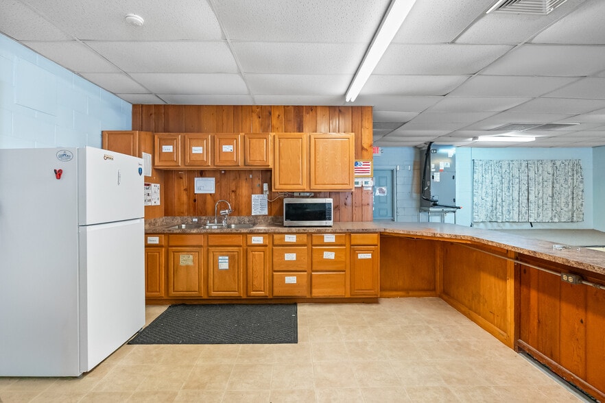 More Photos Of 855 W Desoto St, Clermont Specialty For Lease