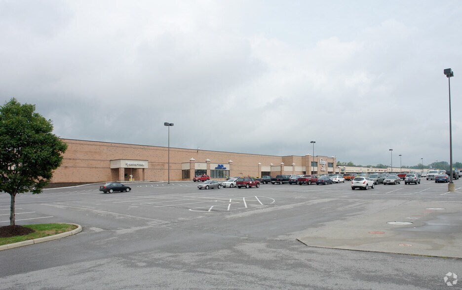 More Photos Of 548-658 E Broad St, Pataskala Storefront For Lease