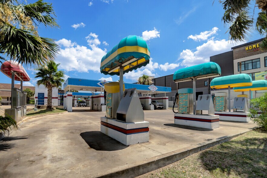 More Photos Of 6611 Stewart Rd, Galveston Specialty For Sale