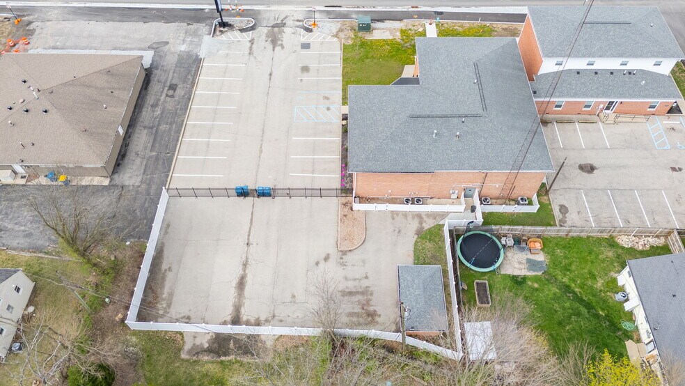 More Photos Of 10455-10499 N College Ave, Carmel Office For Sale