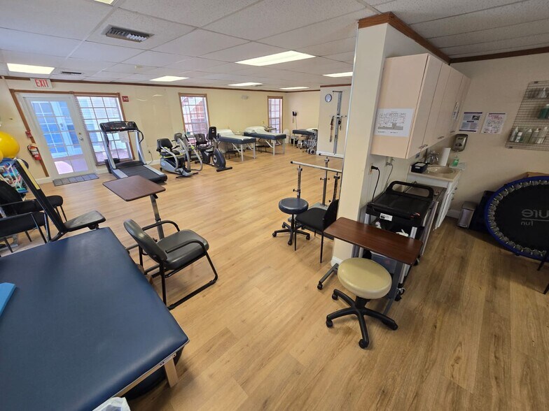 More Photos Of 7777 N University Dr, Tamarac Medical For Sale