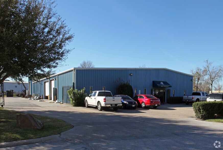 Primary Photo Of 8101 Leghorn Ave, Houston Warehouse For Sale