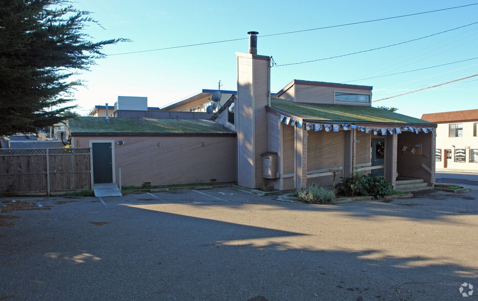 More Photos Of 2017 Palmetto Ave, Pacifica Restaurant For Sale