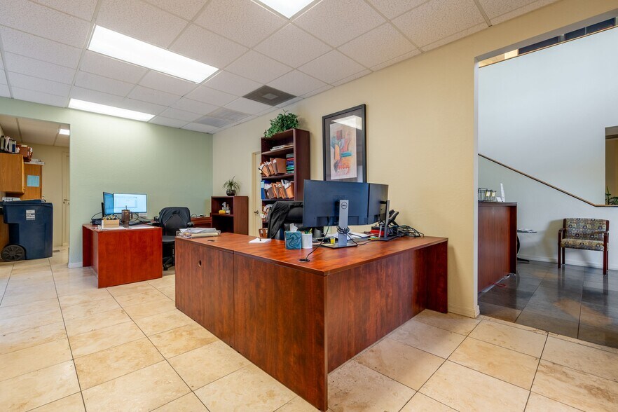 More Photos Of 365 E Coronado Rd, Phoenix Office For Sale
