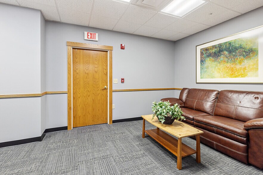 More Photos Of 88 Main St, Waterville Storefront Retail Office For Lease