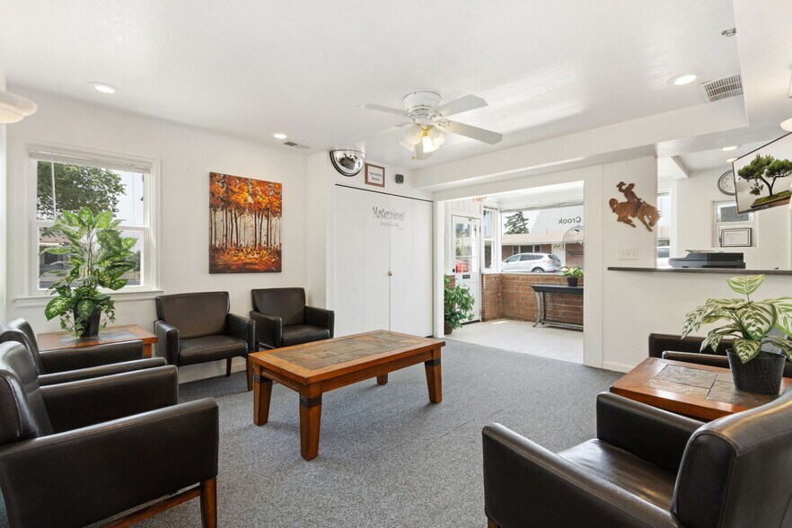 More Photos Of 1307 Crook Ave, Cheyenne Medical For Sale