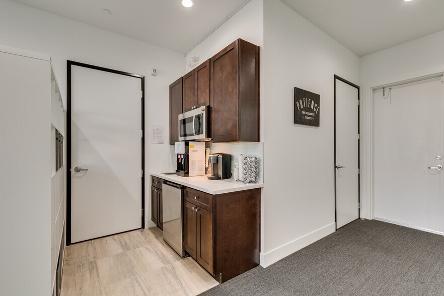 More Photos Of 7318 W Post Rd, Las Vegas Loft Creative Space For Sale