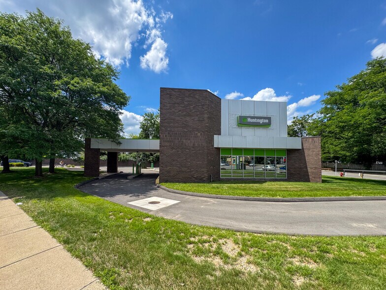 Primary Photo Of 1811 Crooks Rd, Royal Oak Bank For Sale