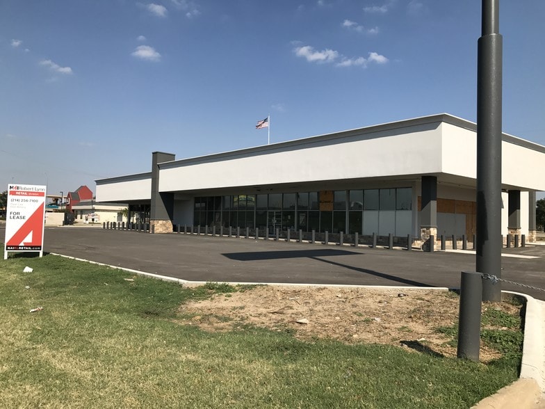 More Photos Of 10240-10242 N Walton Walker Blvd, Dallas Freestanding For Lease