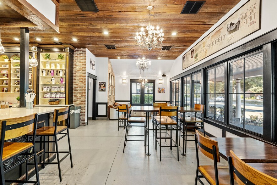 More Photos Of 8026 E Main St, Ridgeland General Retail For Sale