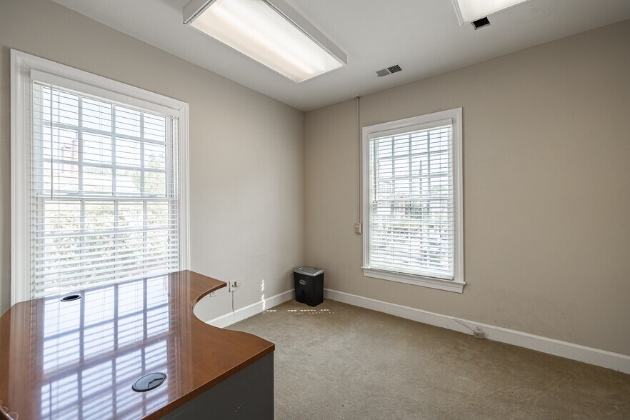 More Photos Of 223-225 N Washington St, Alexandria Office For Lease