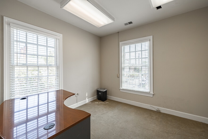More Photos Of 223-225 N Washington St, Alexandria Office For Lease