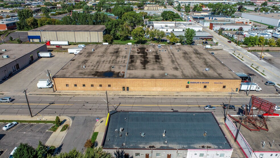 More Photos Of 2323-2409 E Hennepin Ave, Minneapolis Warehouse For Sale