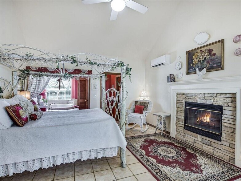 More Photos Of 251 Circle Dr, Wimberley Hospitality For Sale