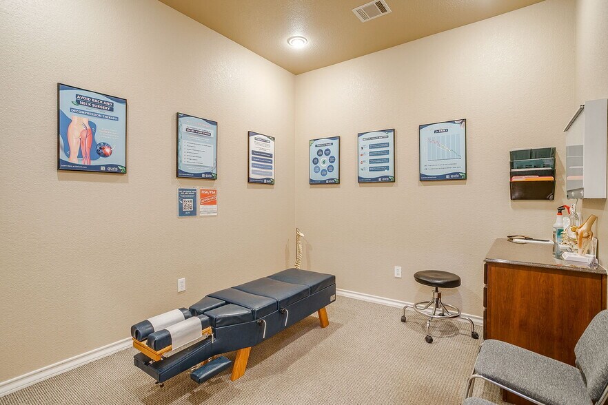 More Photos Of 1318 John Jones Dr, Burleson Office For Sale