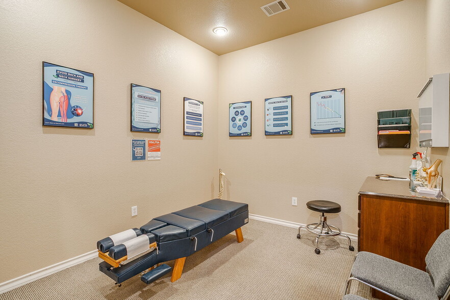 More Photos Of 1318 John Jones Dr, Burleson Office For Sale