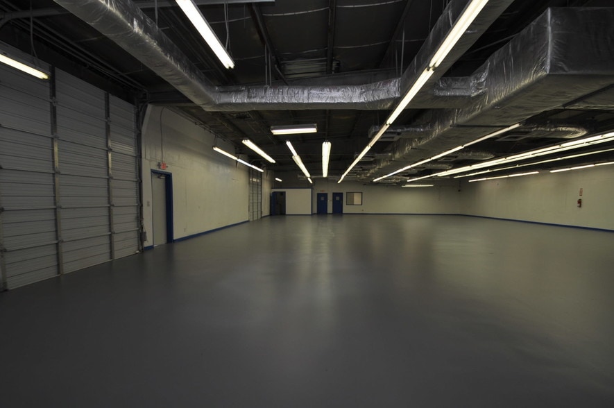 More Photos Of 5829 Beverly Hill St, Houston Warehouse For Lease