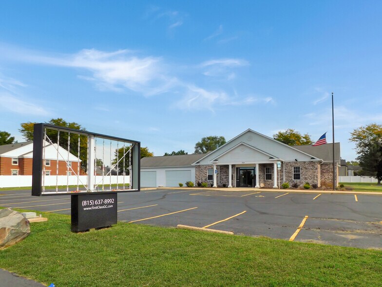 More Photos Of 769 N Blackhawk Blvd, Rockton Office For Lease