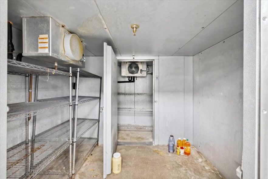 More Photos Of 512 Paterson Plank Rd, Jersey City Restaurant For Sale