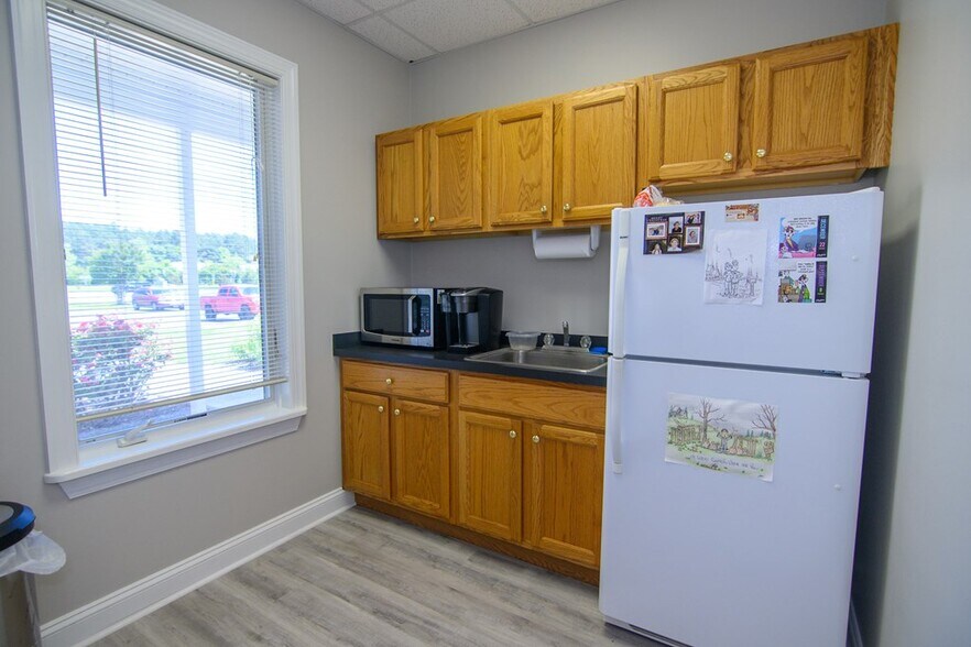 More Photos Of 4376 Lankford Hwy, Exmore Medical For Sale