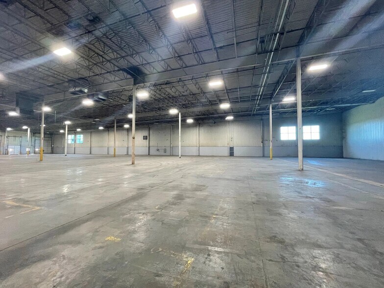 More Photos Of 901 E Main St, Warsaw Warehouse For Lease