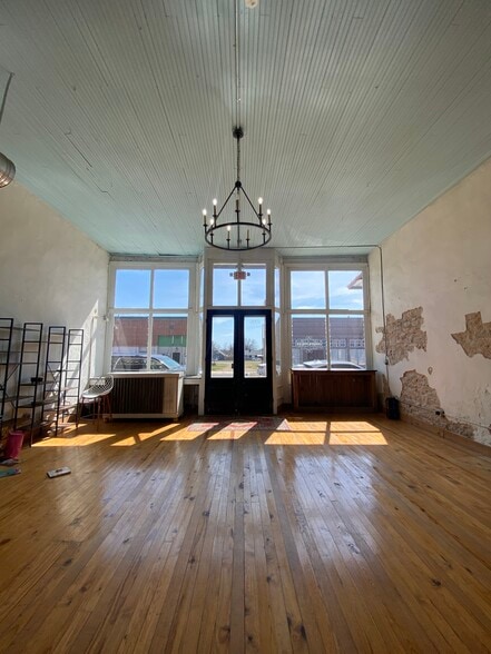 More Photos Of 8706 W US Highway 377, Tolar Flex For Lease