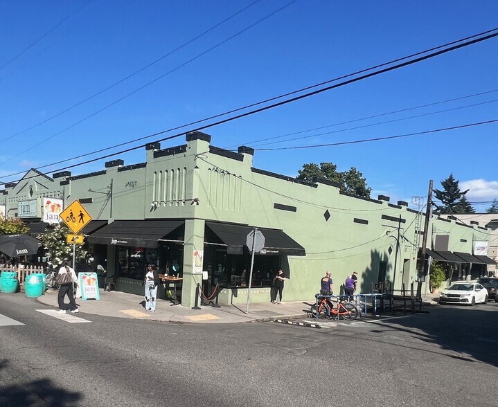 More Photos Of 1423-1431 SE 23rd Ave, Portland Storefront For Lease