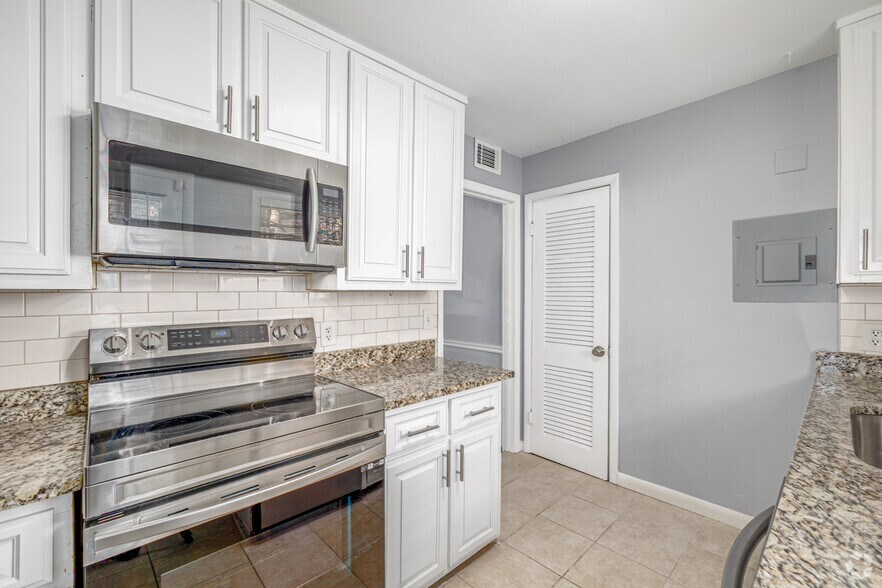 More Photos Of 3057 Pharr Court North Ct NW, Atlanta Apartments For Sale