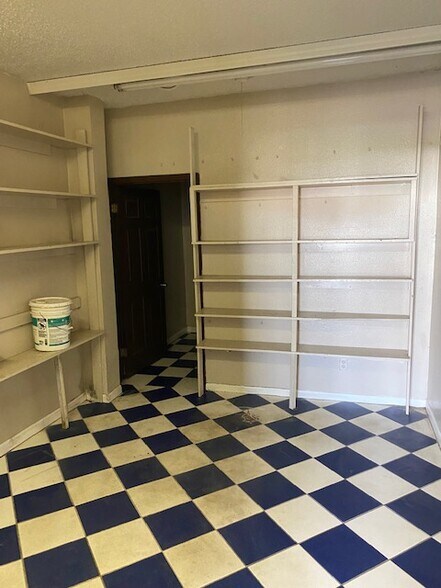 More Photos Of 12477 66th Street North, Largo Auto Repair For Lease