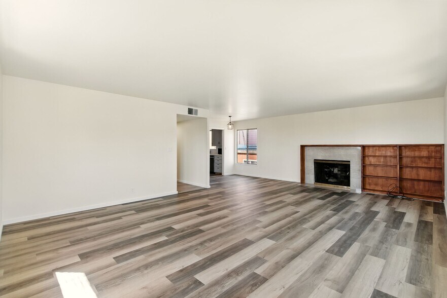 More Photos Of 498 Capital St, Oakland Apartments For Sale