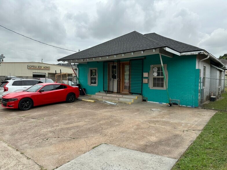 More Photos Of 304 S Lockwood Dr, Houston Storefront Retail Office For Lease