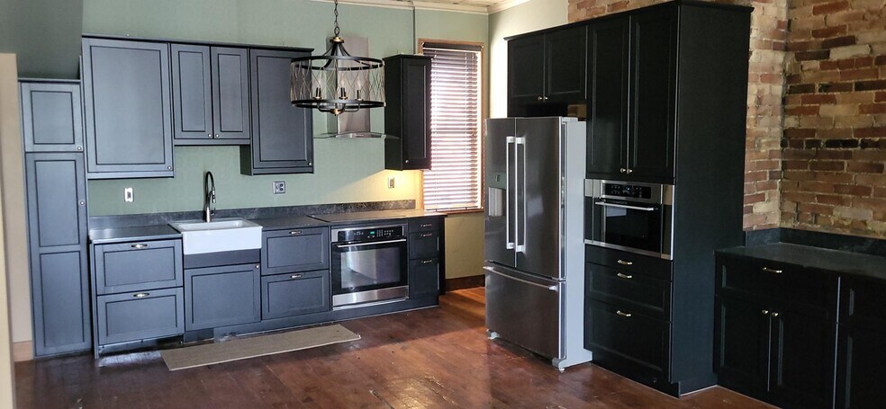 More Photos Of 2222 E Carson St, Pittsburgh Office For Sale