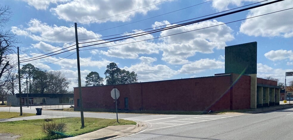 More Photos Of 106 E 16th Ave, Cordele General Retail For Sale