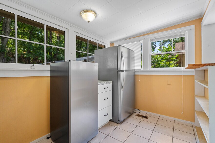 More Photos Of 107 Barry St, Hot Springs Medical For Sale