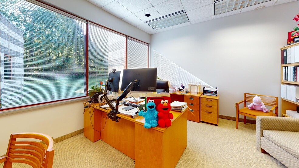 More Photos Of 8425 Peach St, Erie Radio TVTransmission Facilities For Sale