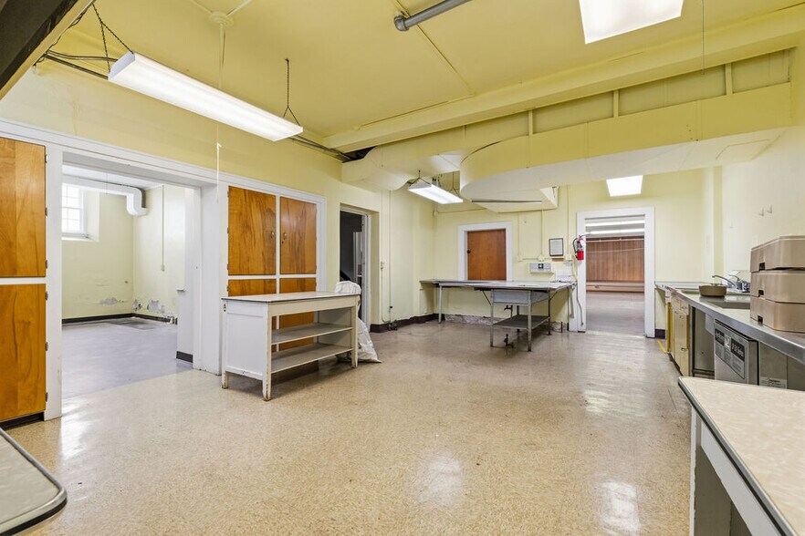 More Photos Of 350 E Tulane Rd, Columbus Religious Facility For Sale