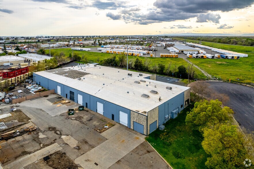 More Photos Of 3959-3971 Commerce Dr, West Sacramento Warehouse For Sale